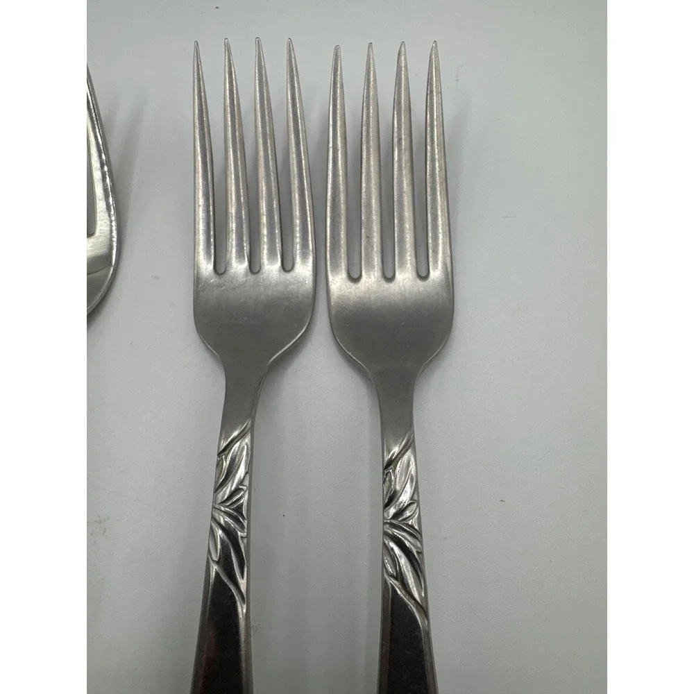 International Silver Swirl Stainless Flatware 2 Dinner 3 Salad Forks 5pc Set USA